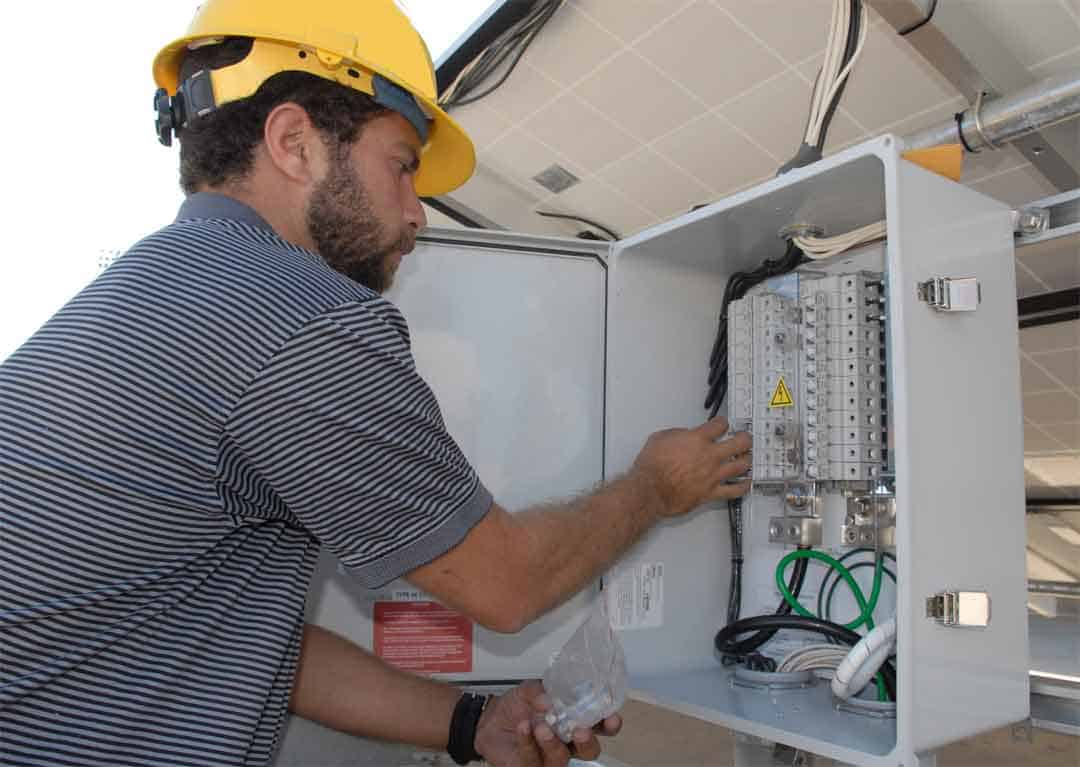 What Do You Do When Your Solar Inverter Dies?